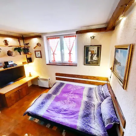 Pod Bregom - Gondola 180m Appartement